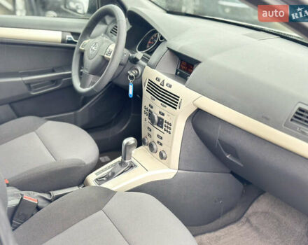 Белый Опель Астра, объемом двигателя 1.8 л и пробегом 203 тыс. км за 6450 $, фото 14 на Automoto.ua