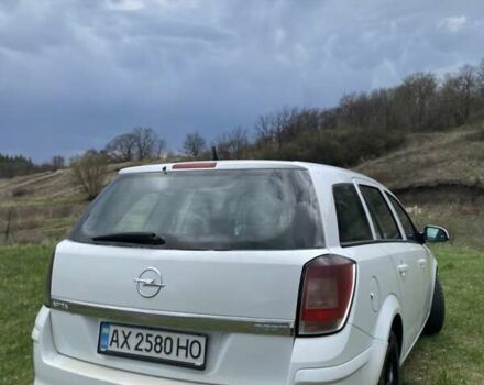 Белый Опель Астра, объемом двигателя 1.7 л и пробегом 318 тыс. км за 5600 $, фото 6 на Automoto.ua