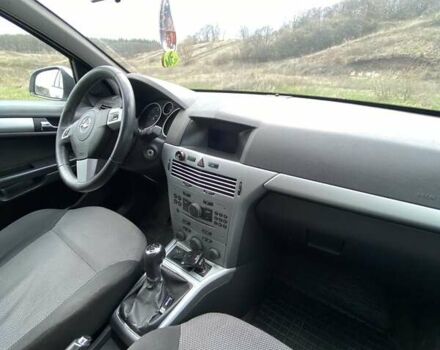 Белый Опель Астра, объемом двигателя 1.7 л и пробегом 318 тыс. км за 5600 $, фото 10 на Automoto.ua