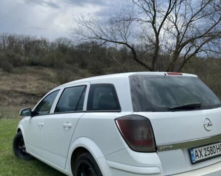 Белый Опель Астра, объемом двигателя 1.7 л и пробегом 318 тыс. км за 5600 $, фото 3 на Automoto.ua