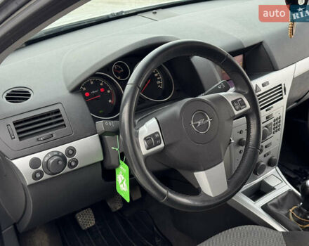 Белый Опель Астра, объемом двигателя 1.7 л и пробегом 306 тыс. км за 4999 $, фото 22 на Automoto.ua