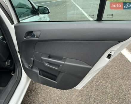 Білий Опель Астра, об'ємом двигуна 1.6 л та пробігом 292 тис. км за 5600 $, фото 9 на Automoto.ua