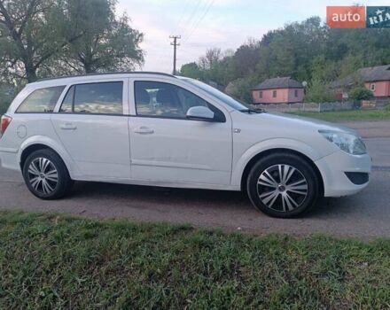 Белый Опель Астра, объемом двигателя 1.7 л и пробегом 261 тыс. км за 5000 $, фото 1 на Automoto.ua