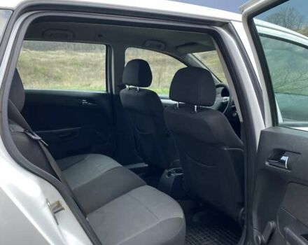 Белый Опель Астра, объемом двигателя 1.7 л и пробегом 318 тыс. км за 5600 $, фото 7 на Automoto.ua