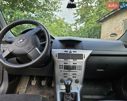 Белый Опель Астра, объемом двигателя 1.4 л и пробегом 212 тыс. км за 4700 $, фото 6 на Automoto.ua