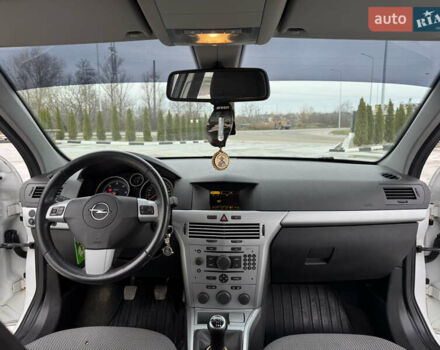 Белый Опель Астра, объемом двигателя 1.7 л и пробегом 306 тыс. км за 4999 $, фото 9 на Automoto.ua