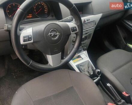 Белый Опель Астра, объемом двигателя 1.7 л и пробегом 294 тыс. км за 5510 $, фото 6 на Automoto.ua