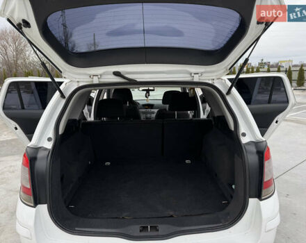 Белый Опель Астра, объемом двигателя 1.7 л и пробегом 306 тыс. км за 4999 $, фото 31 на Automoto.ua