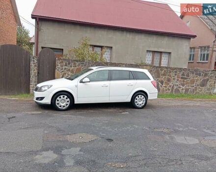 Белый Опель Астра, объемом двигателя 1.7 л и пробегом 245 тыс. км за 5250 $, фото 7 на Automoto.ua