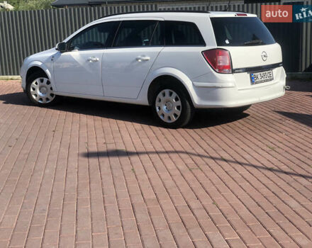 Опель Астра 2010 у Рокитне на Automoto.ua Білий Опель Астра, об'ємом двигуна 1.7 л та пробігом 310 тис. км за 6197 $, фото 13 на Automoto.ua