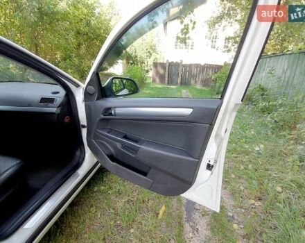 Білий Опель Астра, об'ємом двигуна 1.7 л та пробігом 275 тис. км за 5500 $, фото 12 на Automoto.ua