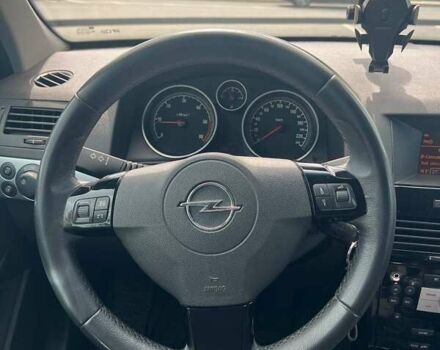 Опель Астра 2010 у Луцьку на Automoto.ua Білий Опель Астра, об'ємом двигуна 1.9 л та пробігом 240 тис. км за 6700 $, фото 6 на Automoto.ua