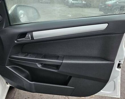 Белый Опель Астра, объемом двигателя 1.69 л и пробегом 170 тыс. км за 2000 $, фото 16 на Automoto.ua