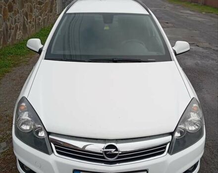Белый Опель Астра, объемом двигателя 1.7 л и пробегом 245 тыс. км за 5250 $, фото 2 на Automoto.ua