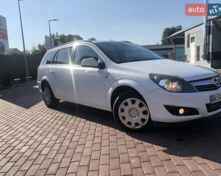 Опель Астра 2010 у Рокитне на Automoto.ua Білий Опель Астра, об'ємом двигуна 1.7 л та пробігом 310 тис. км за 6197 $, фото 7 на Automoto.ua