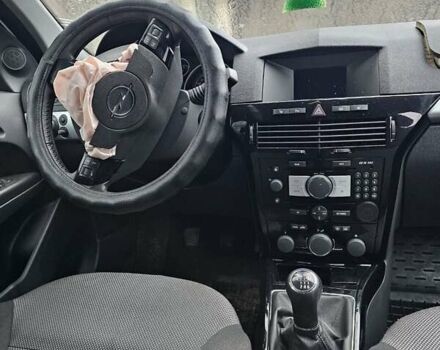Белый Опель Астра, объемом двигателя 1.69 л и пробегом 170 тыс. км за 2499 $, фото 11 на Automoto.ua