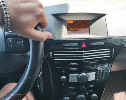 Белый Опель Астра, объемом двигателя 1.69 л и пробегом 320 тыс. км за 5800 $, фото 1 на Automoto.ua