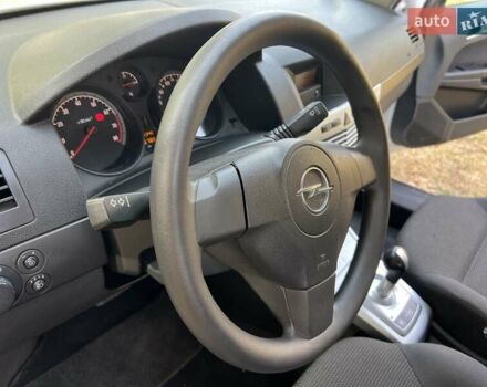 Опель Астра 2010 в Нежине на Automoto.ua Белый Опель Астра, объемом двигателя 1.6 л и пробегом 209 тыс. км за 6100 $, фото 36 на Automoto.ua