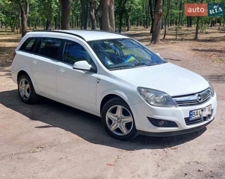 Белый Опель Астра, объемом двигателя 1.7 л и пробегом 220 тыс. км за 6500 $, фото 5 на Automoto.ua