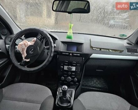 Белый Опель Астра, объемом двигателя 1.69 л и пробегом 170 тыс. км за 2000 $, фото 11 на Automoto.ua