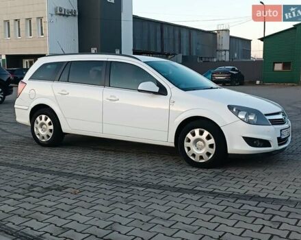 Белый Опель Астра, объемом двигателя 1.7 л и пробегом 245 тыс. км за 5600 $, фото 4 на Automoto.ua