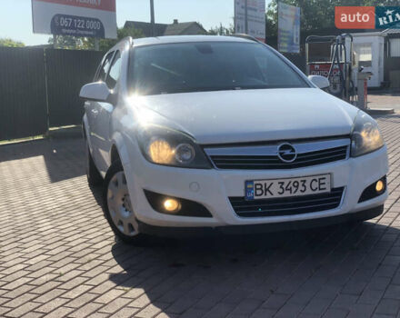 Опель Астра 2010 у Рокитне на Automoto.ua Білий Опель Астра, об'ємом двигуна 1.7 л та пробігом 310 тис. км за 6197 $, фото 5 на Automoto.ua