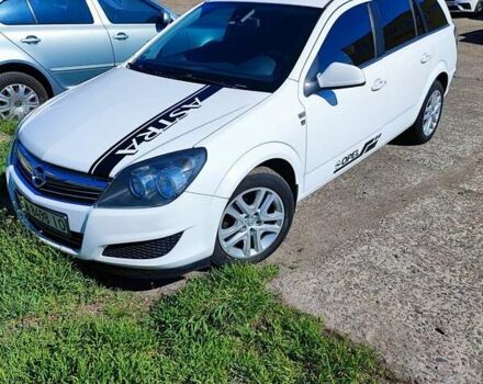 Белый Опель Астра, объемом двигателя 1.69 л и пробегом 320 тыс. км за 5800 $, фото 5 на Automoto.ua