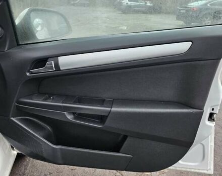 Белый Опель Астра, объемом двигателя 1.69 л и пробегом 170 тыс. км за 2499 $, фото 15 на Automoto.ua