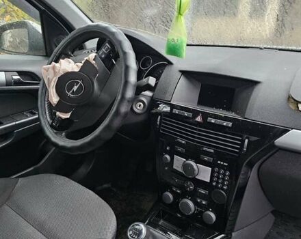 Белый Опель Астра, объемом двигателя 1.69 л и пробегом 170 тыс. км за 2499 $, фото 9 на Automoto.ua