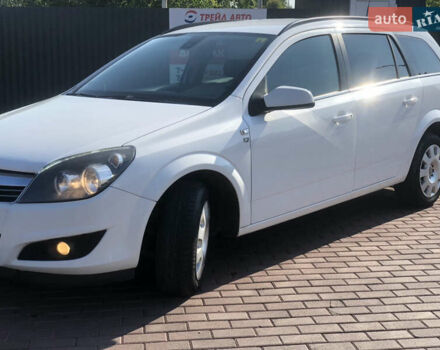 Опель Астра 2010 у Рокитне на Automoto.ua Білий Опель Астра, об'ємом двигуна 1.7 л та пробігом 310 тис. км за 6197 $, фото 1 на Automoto.ua