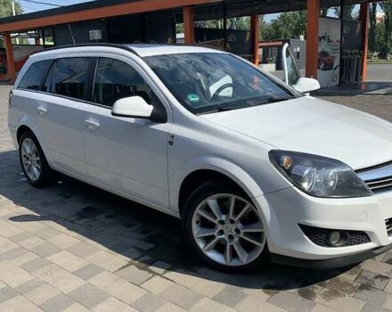 Опель Астра 2010 у Павлограде на Automoto.ua Білий Опель Астра, об'ємом двигуна 1.69 л та пробігом 240 тис. км за 6600 $, фото 5 на Automoto.ua