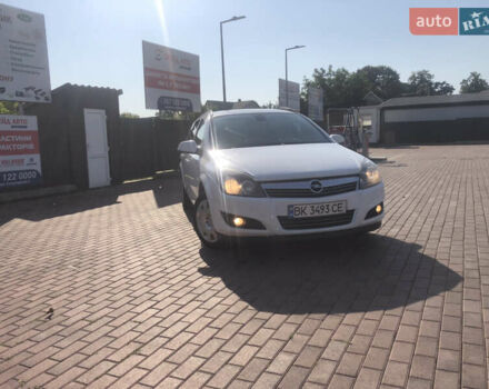 Опель Астра 2010 у Рокитне на Automoto.ua Білий Опель Астра, об'ємом двигуна 1.7 л та пробігом 310 тис. км за 6197 $, фото 3 на Automoto.ua
