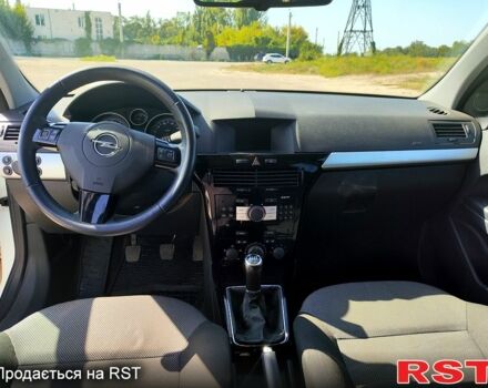 Опель Астра 2010 в Харькове на Automoto.ua Белый Опель Астра, объемом двигателя 1.6 л и пробегом 223 тыс. км за 6000 $, фото 5 на Automoto.ua