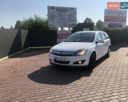 Опель Астра 2010 у Рокитне на Automoto.ua Білий Опель Астра, об'ємом двигуна 1.7 л та пробігом 310 тис. км за 6197 $, фото 2 на Automoto.ua