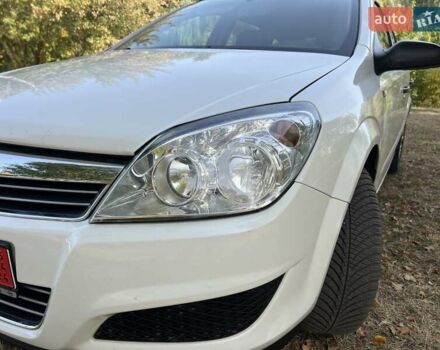 Опель Астра 2010 в Нежине на Automoto.ua Белый Опель Астра, объемом двигателя 1.6 л и пробегом 209 тыс. км за 6100 $, фото 18 на Automoto.ua