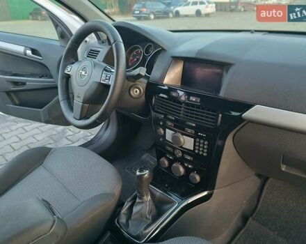 Белый Опель Астра, объемом двигателя 1.7 л и пробегом 245 тыс. км за 5600 $, фото 21 на Automoto.ua