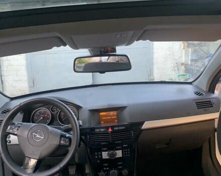 Опель Астра 2010 у Павлограде на Automoto.ua Білий Опель Астра, об'ємом двигуна 1.69 л та пробігом 240 тис. км за 6600 $, фото 9 на Automoto.ua