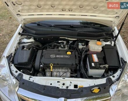 Опель Астра 2010 в Нежине на Automoto.ua Белый Опель Астра, объемом двигателя 1.6 л и пробегом 209 тыс. км за 6100 $, фото 43 на Automoto.ua