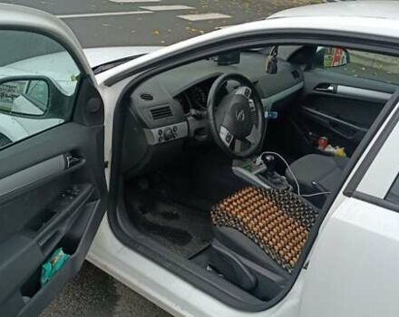 Белый Опель Астра, объемом двигателя 1.7 л и пробегом 347 тыс. км за 5367 $, фото 36 на Automoto.ua