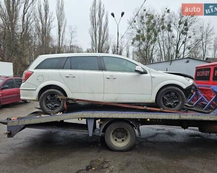 Белый Опель Астра, объемом двигателя 1.69 л и пробегом 170 тыс. км за 2000 $, фото 4 на Automoto.ua