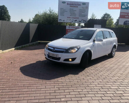 Опель Астра 2010 у Рокитне на Automoto.ua Білий Опель Астра, об'ємом двигуна 1.7 л та пробігом 310 тис. км за 6197 $, фото 4 на Automoto.ua