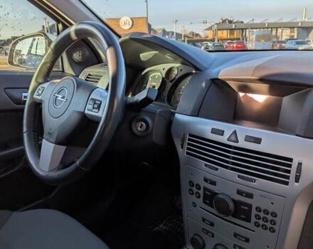 Белый Опель Астра, объемом двигателя 1.7 л и пробегом 275 тыс. км за 5500 $, фото 5 на Automoto.ua