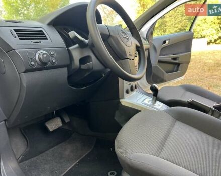 Опель Астра 2010 в Нежине на Automoto.ua Белый Опель Астра, объемом двигателя 1.6 л и пробегом 209 тыс. км за 6100 $, фото 31 на Automoto.ua