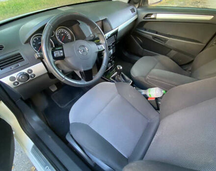 Білий Опель Астра, об'ємом двигуна 1.6 л та пробігом 283 тис. км за 5000 $, фото 10 на Automoto.ua