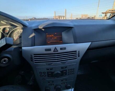 Белый Опель Астра, объемом двигателя 1.7 л и пробегом 275 тыс. км за 5500 $, фото 11 на Automoto.ua