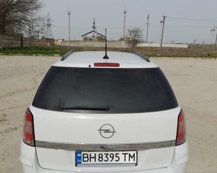Белый Опель Астра, объемом двигателя 1.69 л и пробегом 200 тыс. км за 6000 $, фото 1 на Automoto.ua