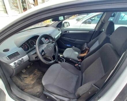 Опель Астра 2010 в Мукачеве на Automoto.ua Белый Опель Астра, объемом двигателя 1.7 л и пробегом 314 тыс. км за 4500 $, фото 4 на Automoto.ua