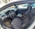 Опель Астра 2010 в Мукачеве на Automoto.ua Белый Опель Астра, объемом двигателя 1.7 л и пробегом 314 тыс. км за 4500 $, фото 4 на Automoto.ua
