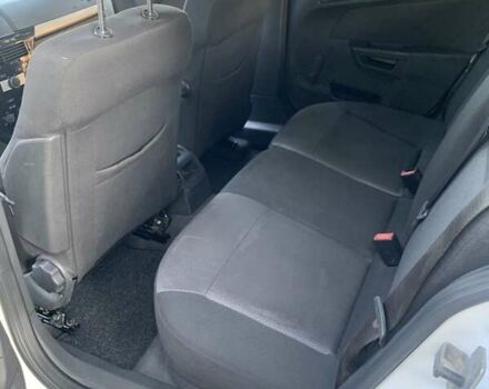 Опель Астра 2010 у Павлограде на Automoto.ua Білий Опель Астра, об'ємом двигуна 1.69 л та пробігом 240 тис. км за 6600 $, фото 13 на Automoto.ua