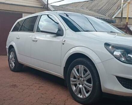 Опель Астра 2010 у Первомайськ на Automoto.ua Білий Опель Астра, об'ємом двигуна 1.7 л та пробігом 271 тис. км за 5500 $, фото 3 на Automoto.ua